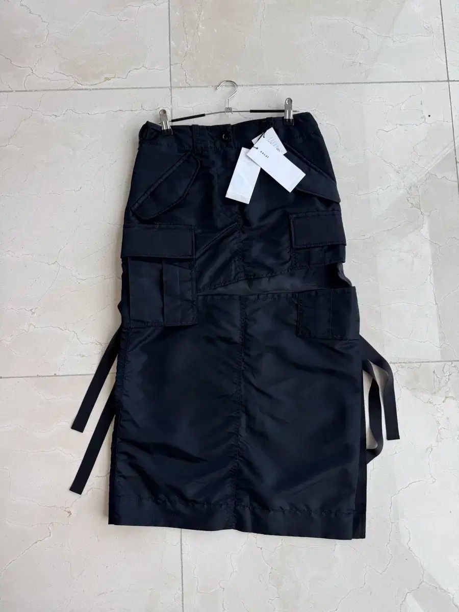 サカイ Sacai ナイロン カーゴ スカート ブラック サイズ 1
