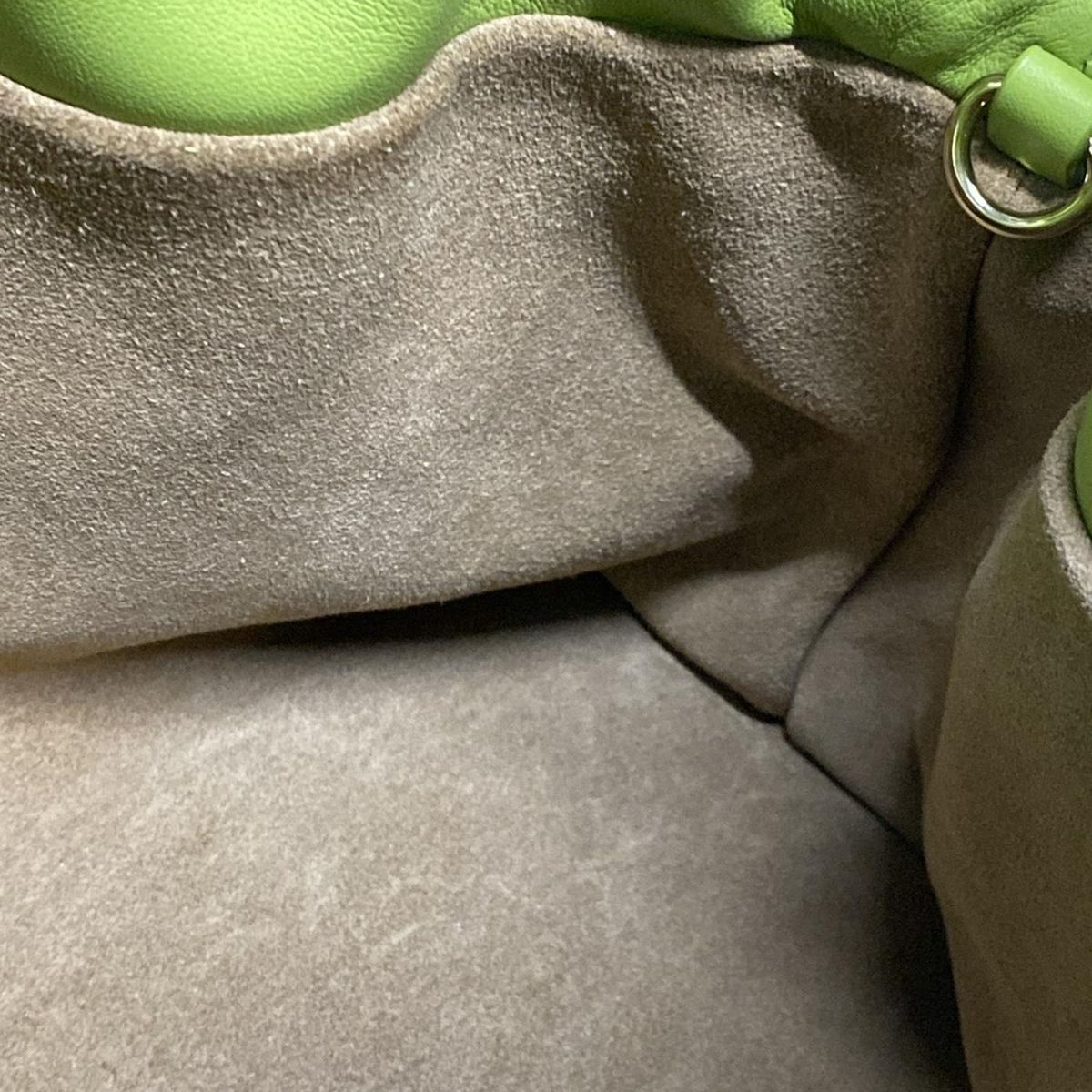 ライトグリーン