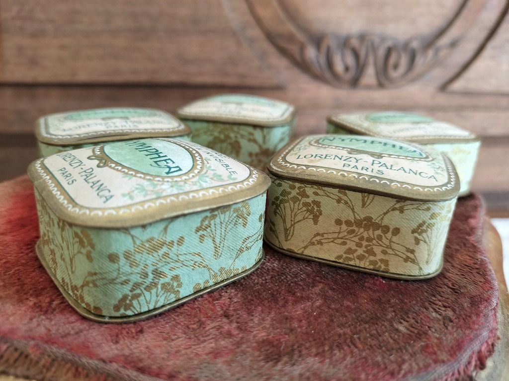 フランス アンティーク 素敵な パウダーケース Nymphea Paris 紙箱 美