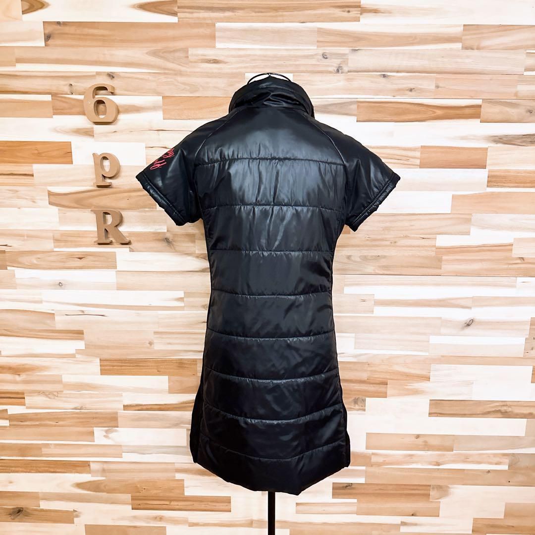 【フィラゴルフ】ジップアップ ゴルフ 中綿ワンピース ラメ ロゴ M 黒×ピンク フィラゴルフ】ジップアップ ゴルフ 中綿ワンピース ラメ ロゴ M 黒