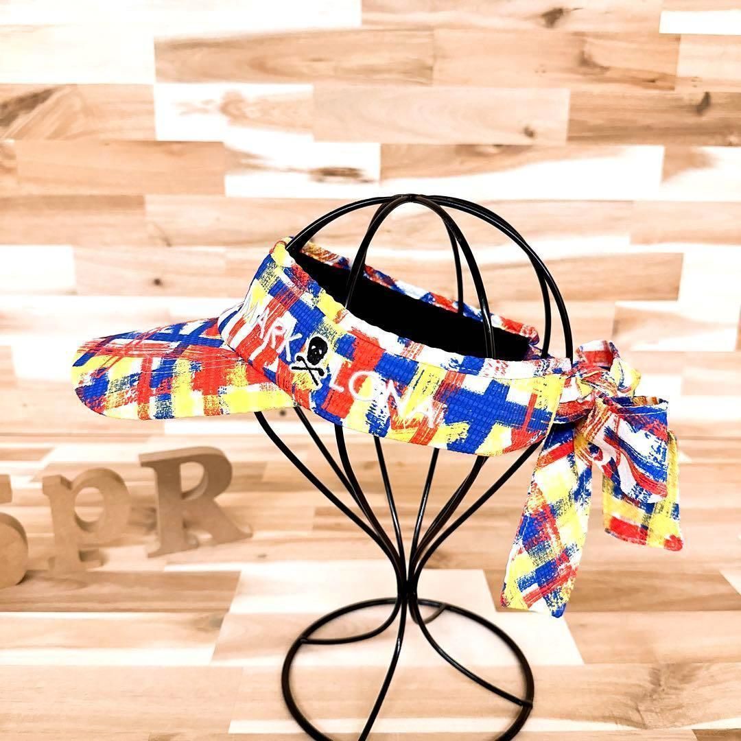 マークアンドロナ カラフル チェック アート ゴルフ サンバイザー 赤×青