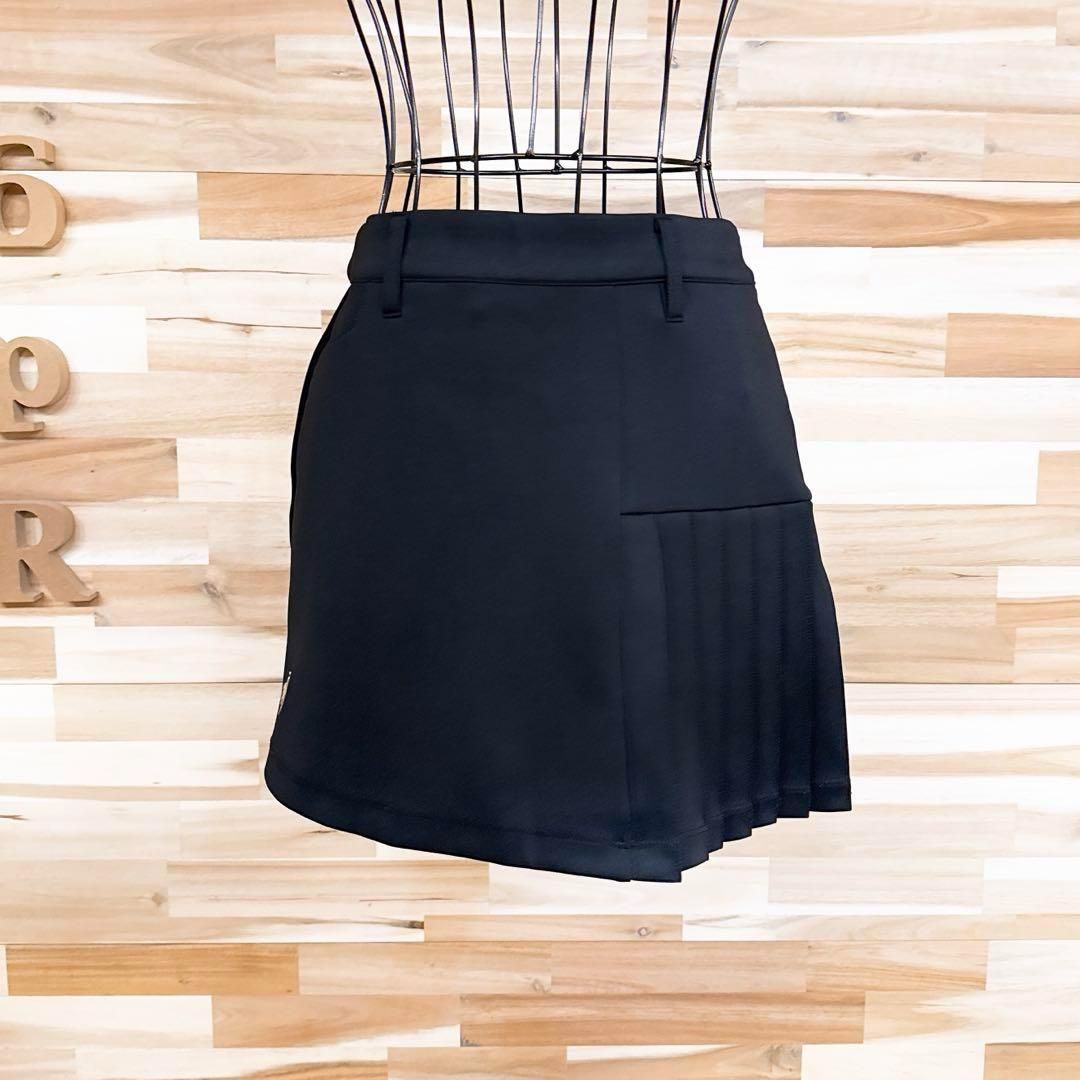 ルコックスポルティフ アシンメトリー プリーツ ゴルフ スカート黒ブラック