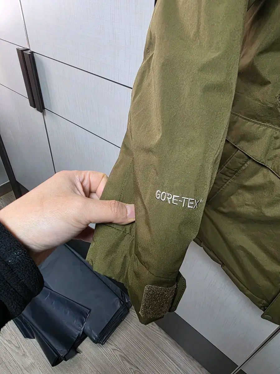 【送料無料】 コーロンスポーツ グースダウン オリーブ色 レディース ダウン サイズ 100 【超特価sale開催！】