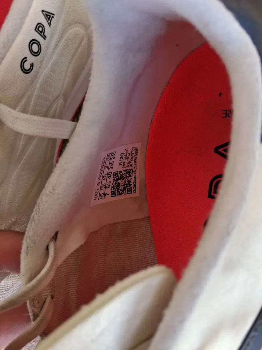 サッカーシューズ フットサルシューズ