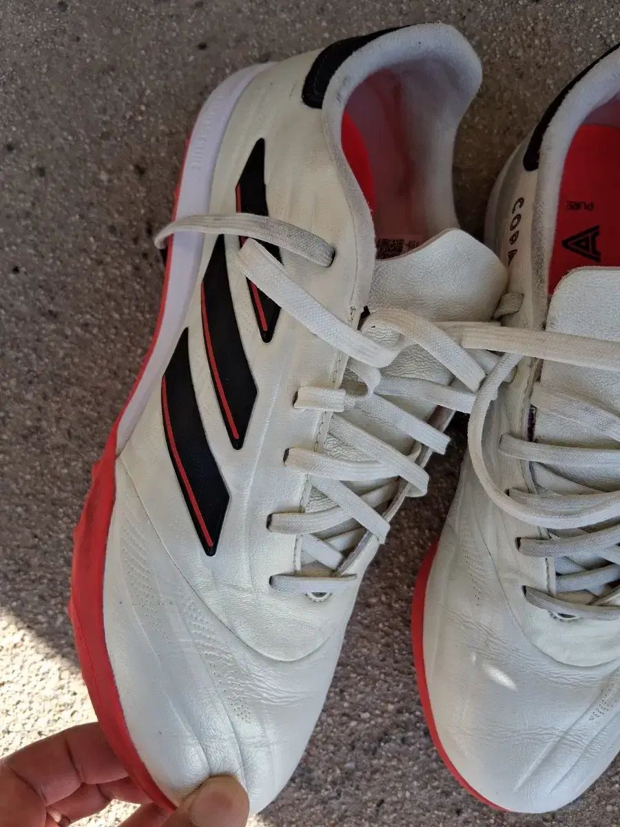 サッカーシューズ フットサルシューズ