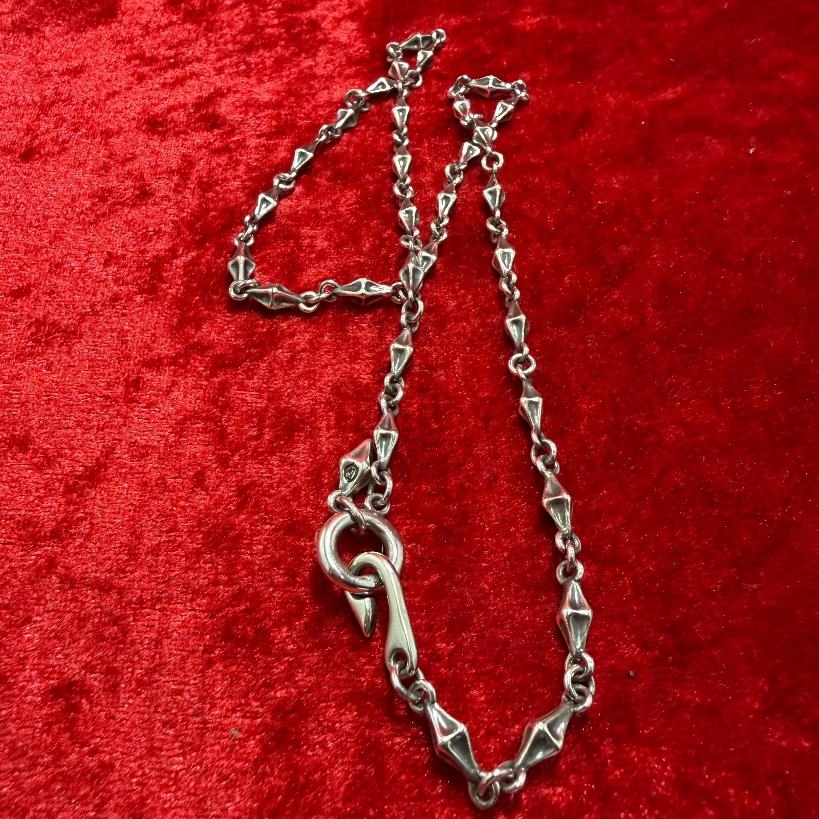 美品 タイニーボーンネックレス 50cmx25.4gブラッディマリー/Bloody