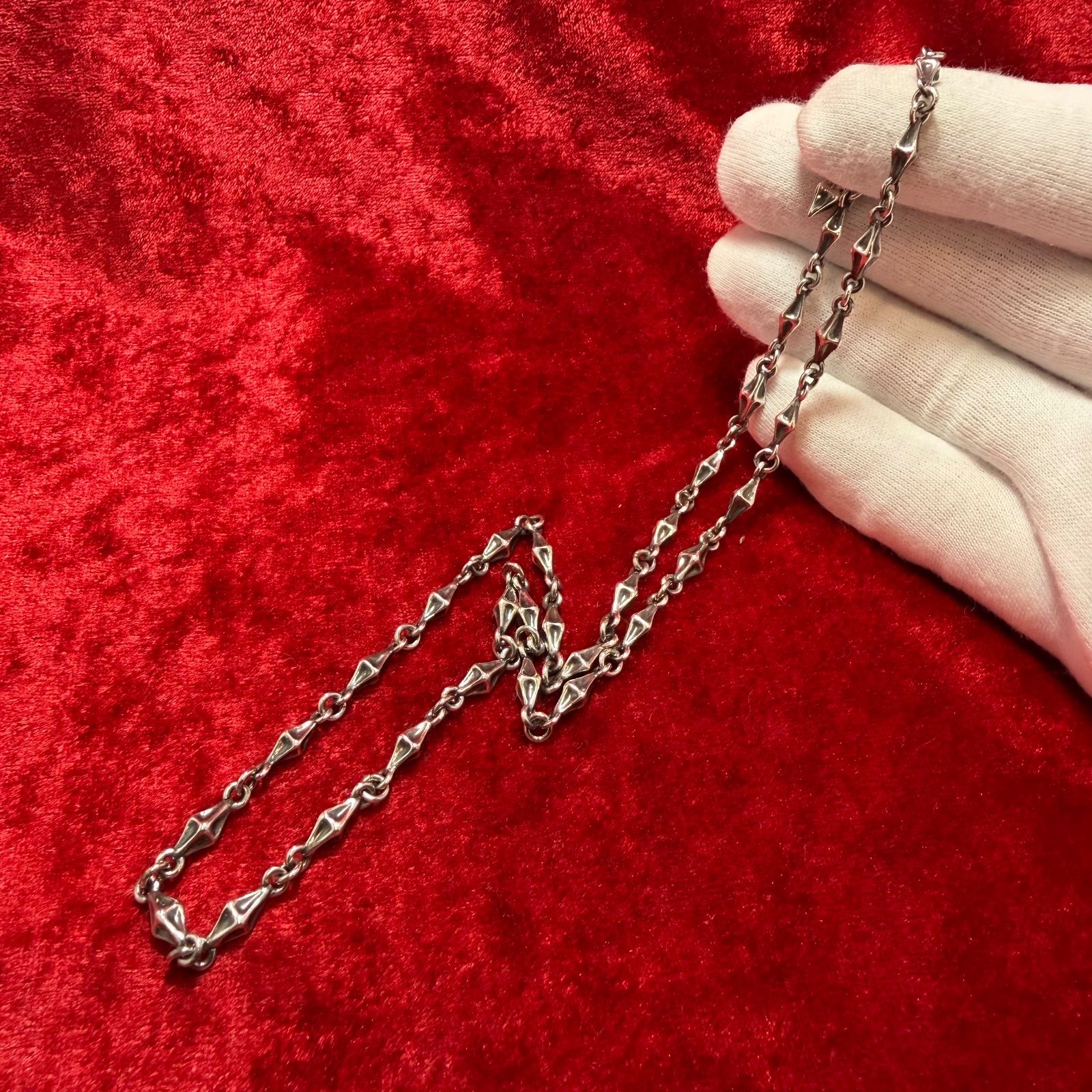 美品 タイニーボーンネックレス 50cmx25.4gブラッディマリー/Bloody