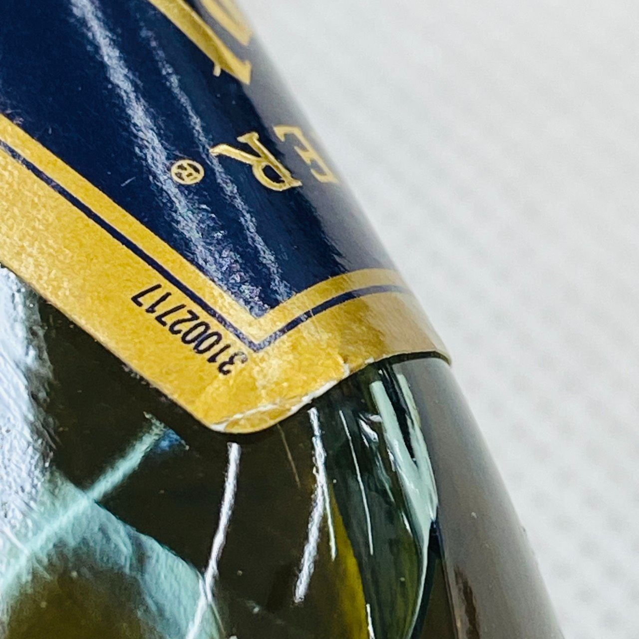 ジョニーウォーカー ブルーラベル ミニ 200ml 古酒 - メルカリ