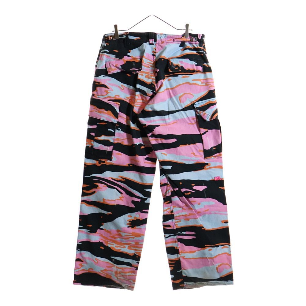 迷彩カーゴパンツ