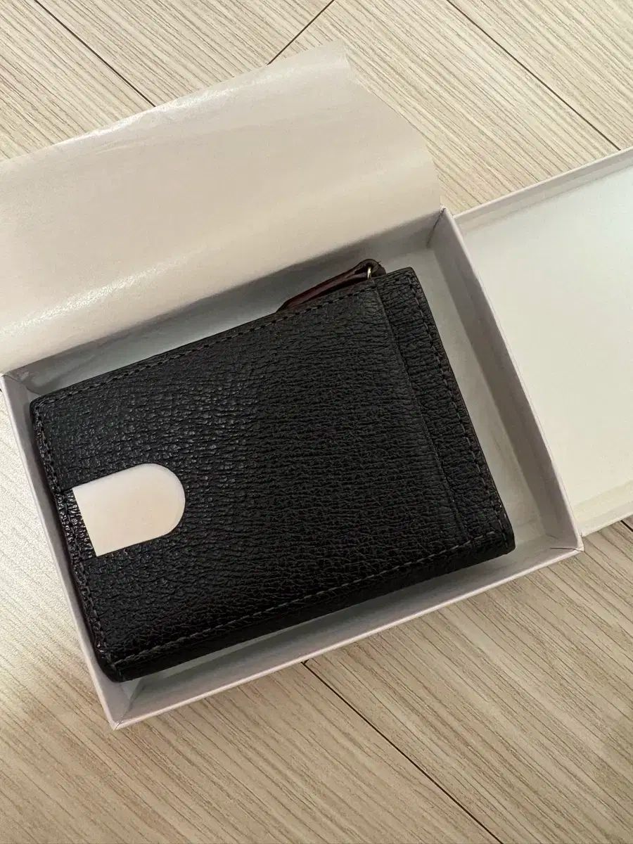 Vivienne Westwood ヴィヴィアン ウエストウッド ブラック 二つ折り財布 ゴールド ロゴ