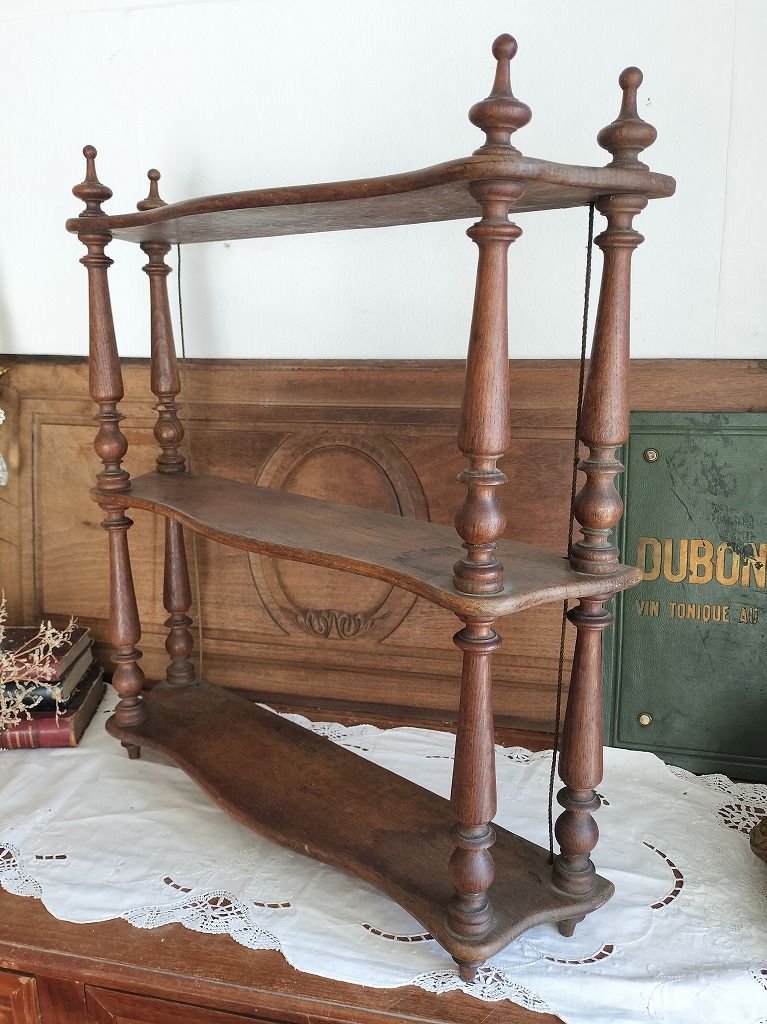 フランス アンティーク 装飾付き 壁掛けディスプレイ 木製 シェルフ 3