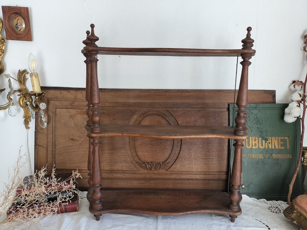 フランス アンティーク 装飾付き 壁掛けディスプレイ 木製 シェルフ 3