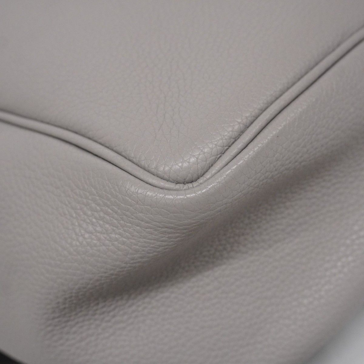 サルヴァトーレフェラガモ リュック