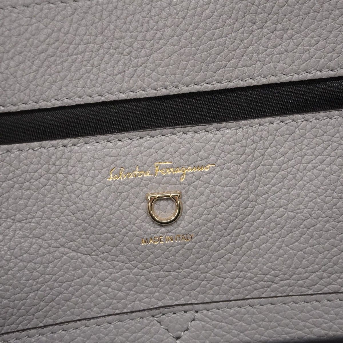 グレー シャンパンゴールド金具