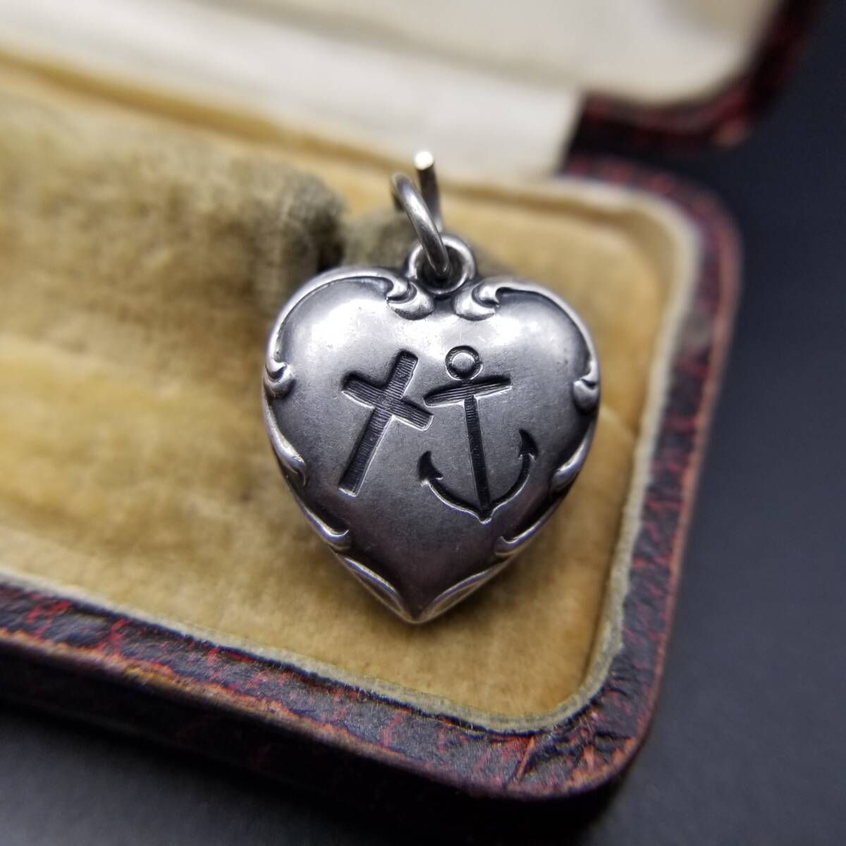 WWII期 ヴィンテージ スウィートハートジュエリー 錨と十字架 チャーム 925 シルバー ペンダントヘッド 銀 ネーム彫金 Ema Y 25-D