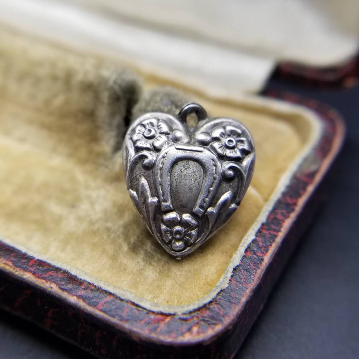 WWII期 ヴィンテージ スウィートハートジュエリー ホースシュー 勿忘草 チャーム 925シルバー ペンダントヘッド 銀 ネーム彫金 Dodie Y25-E