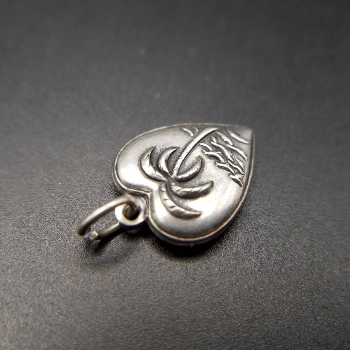 WWII期 ヴィンテージ スウィートハートジュエリー ヤシの木 海辺の風景