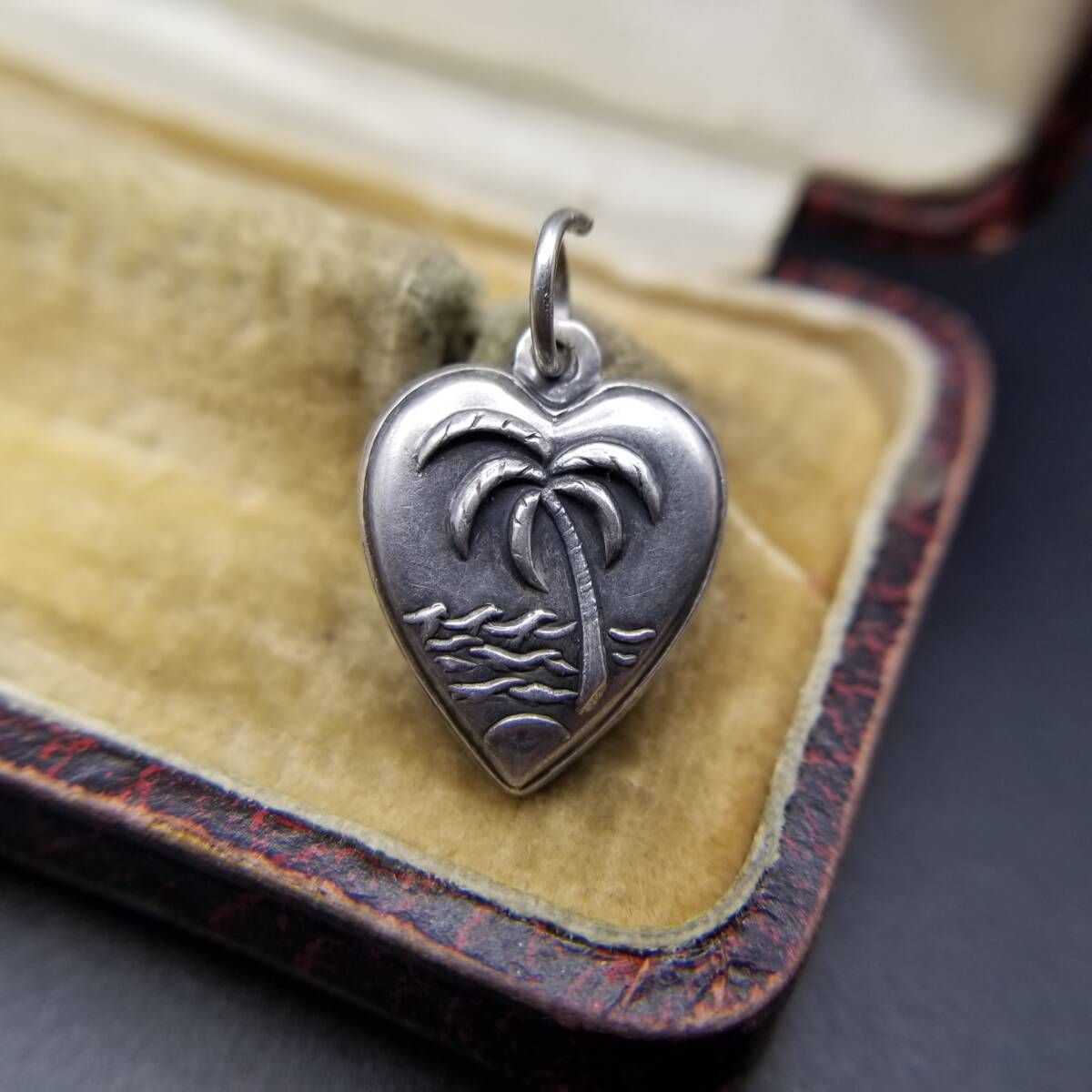 WWII期 ヴィンテージ スウィートハートジュエリー ヤシの木 海辺の風景 チャーム 925シルバー ペンダントヘッド 銀 ネーム彫金 Dadie Y25-D