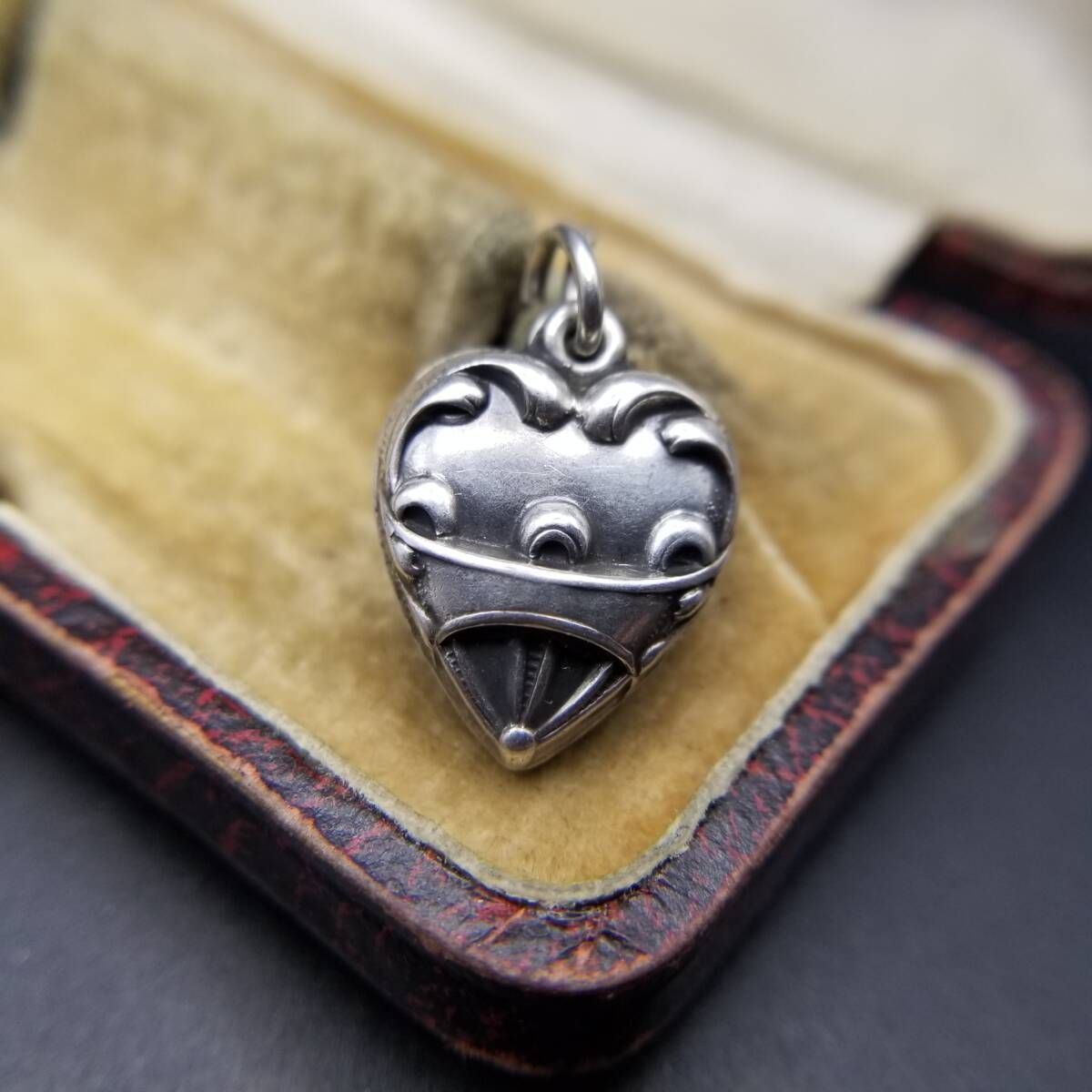 WWII期 ヴィンテージ スウィートハートジュエリー クラシカル チャーム 925 シルバー ペンダントヘッド 銀 ネーム彫金 Mac Y25-D