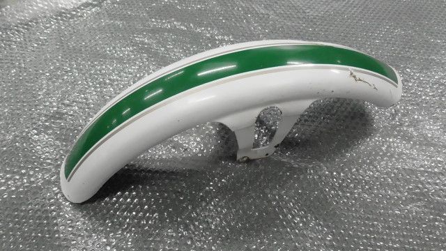 ナイトホーク250 MC 26 の フロントフェンダー 傷