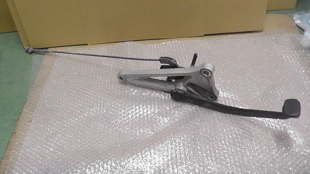 ナイトホーク250 MC 26 の ステップ ブレーキペダル