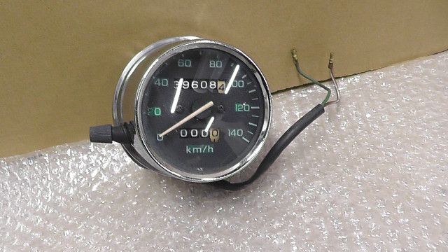 ナイトホーク250 MC 29 10 xxx の メーター 凹み