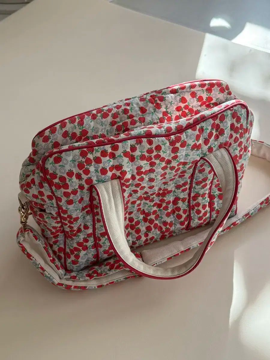 프프 ストロベリー ダイパーバッグ m