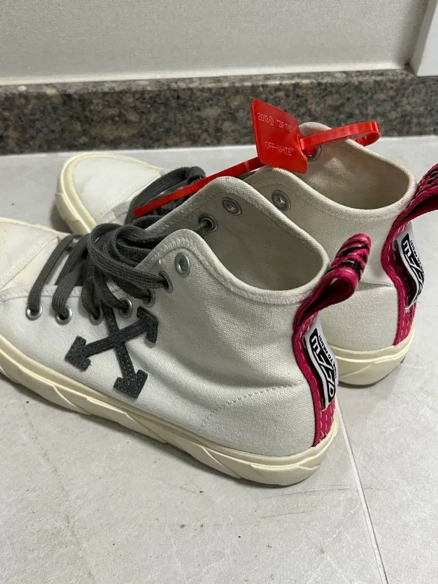  40 オフホワイト ハイトップ スニーカー その他 靴