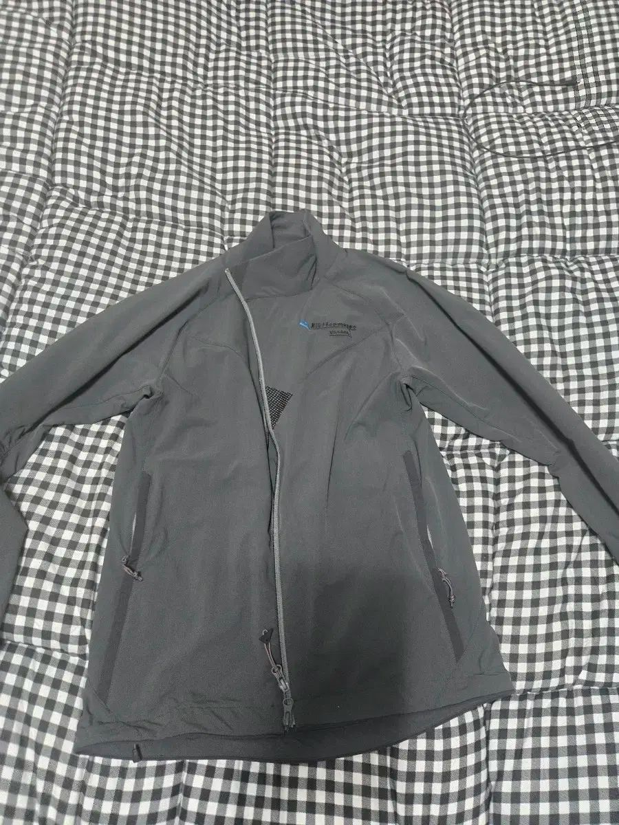 クレッタルムーセン ウィンドブレーカー