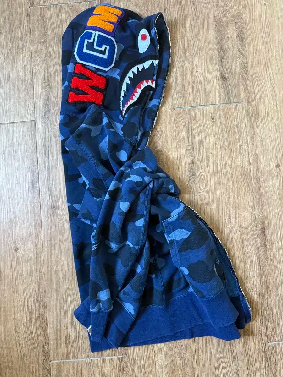 WHO ジップアップ