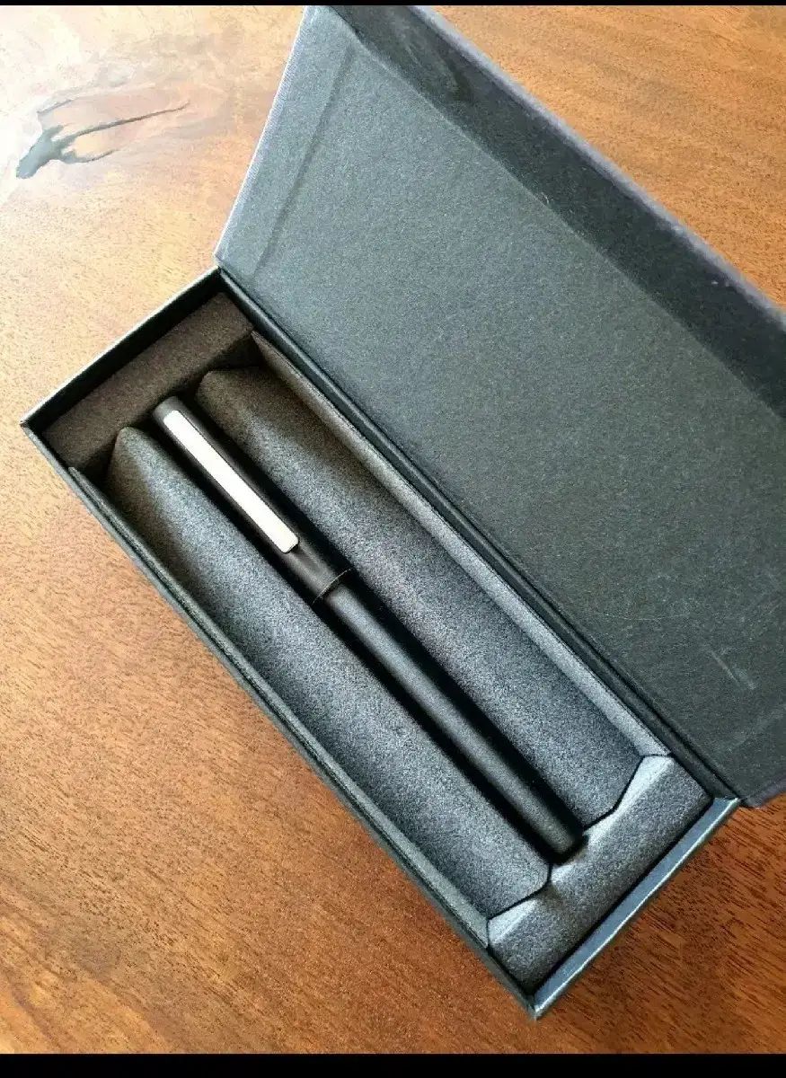 LAMY アイオン 万年筆 ブラック EF