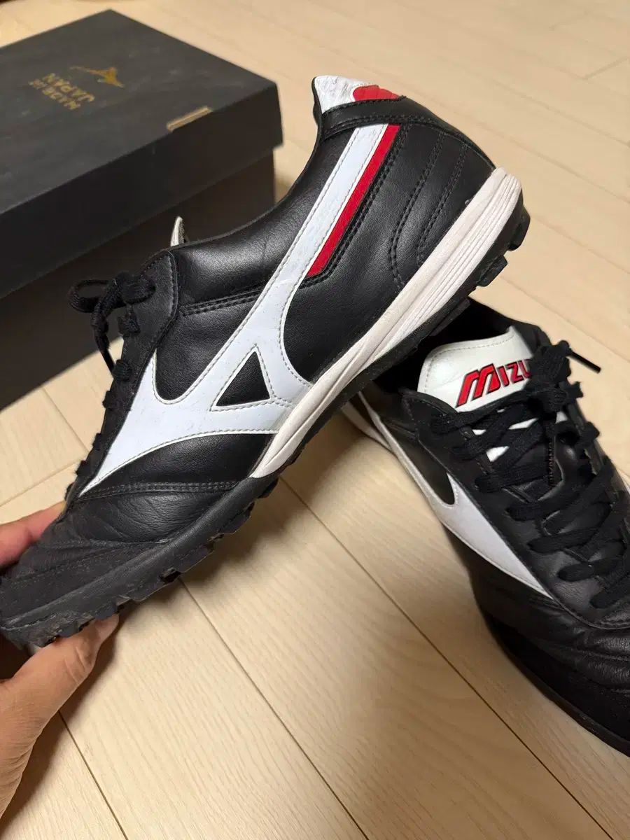 ミズノ モレリア サッカーシューズ 270