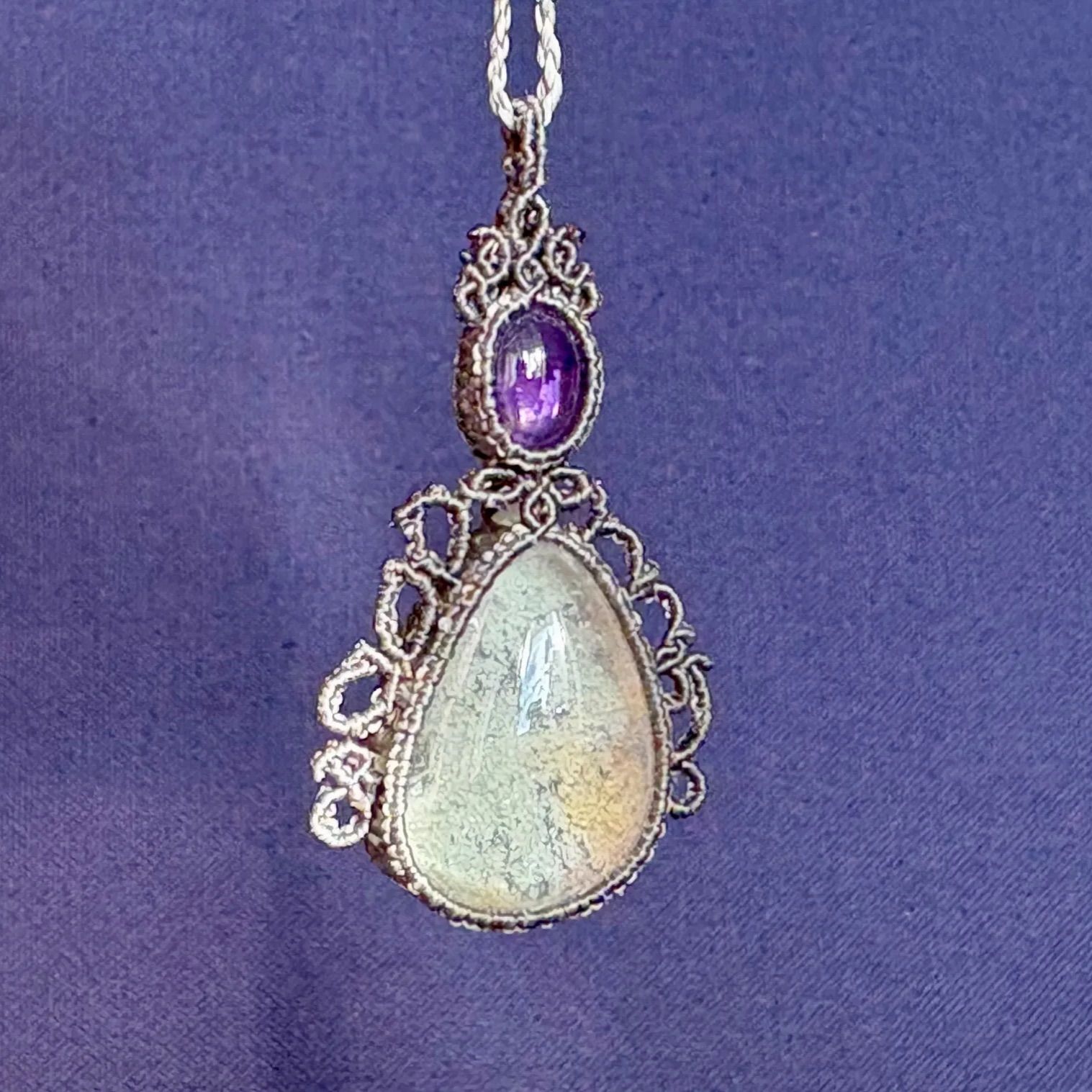 アメジストのマクラメネックレス