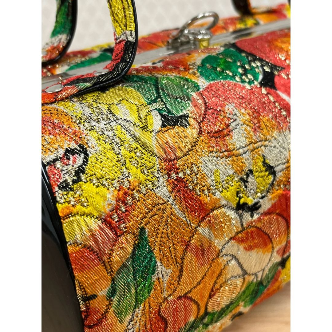 オレンジ 花模様