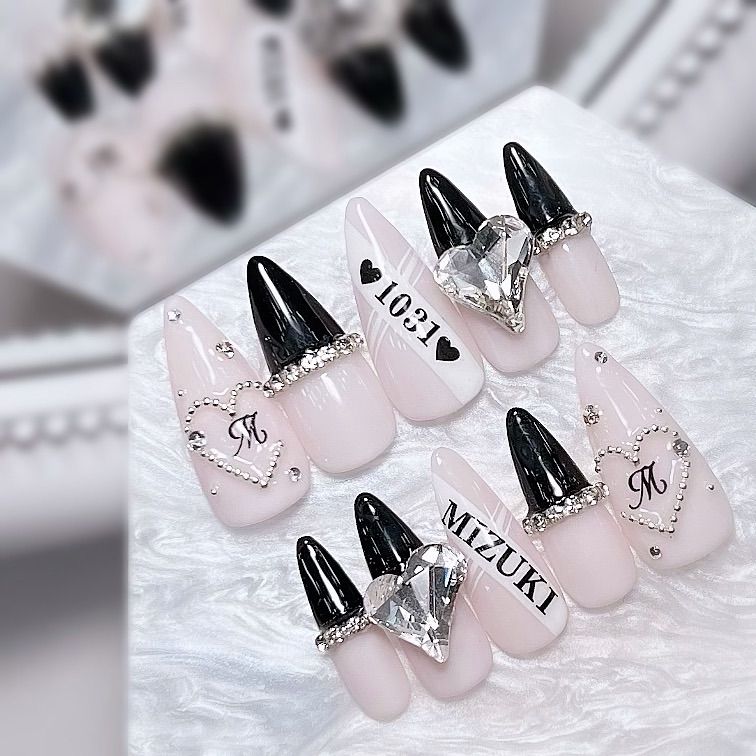 オーダーネイルチップ♡黒フレンチガーリー量産型地雷推しワンホンブラック韓国オタク オーダーネイルチップ♡黒フレンチガーリー量産型推しブラック地雷