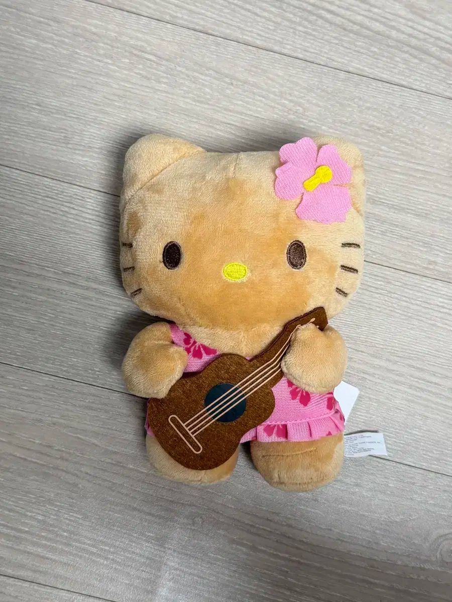 タンニングキティ ハローキティ ぬいぐるみ ウクレレ