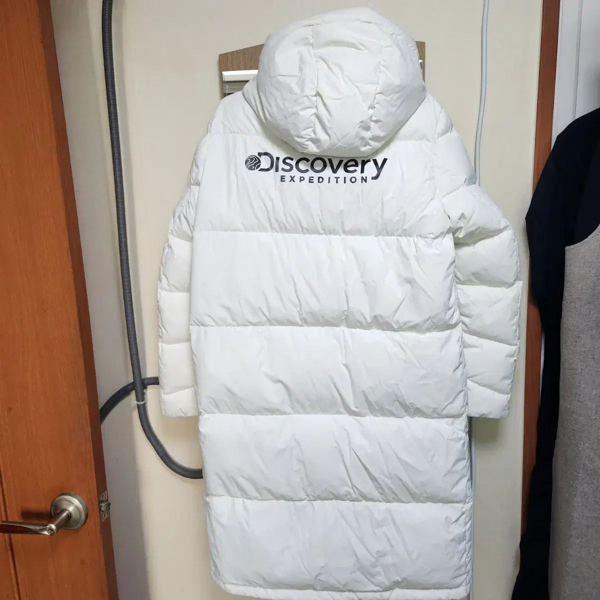 白 ダウンジャケット