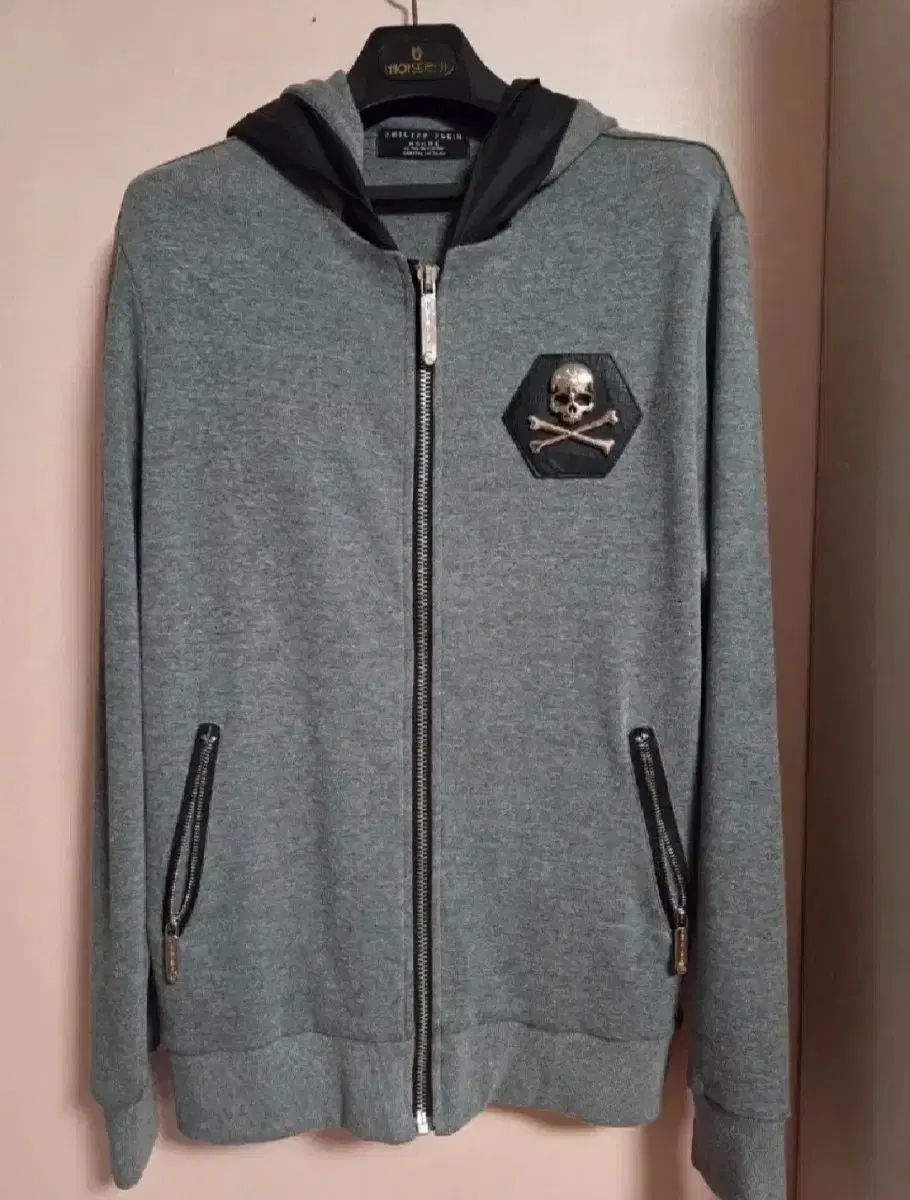 PHILIPP PLEIN フィリッププレイン ドクロ パッチ フーディー ジップアップ グレー