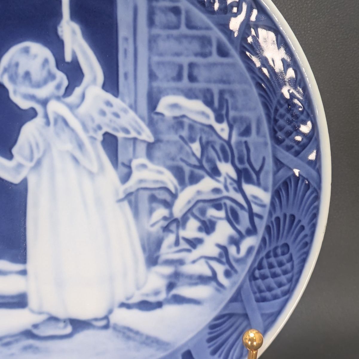 イヤープレート