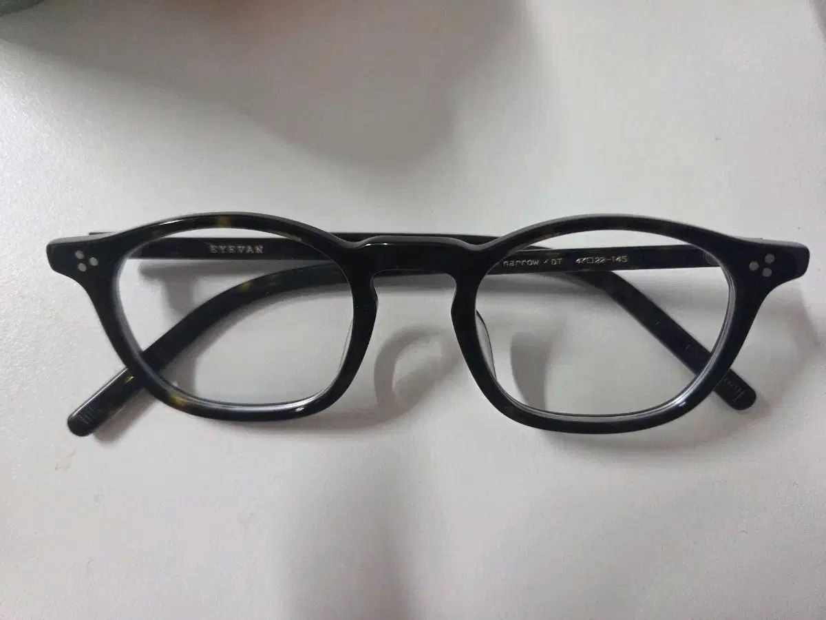 アイ반 새들러 ナロー 47 DARK TORTOISE