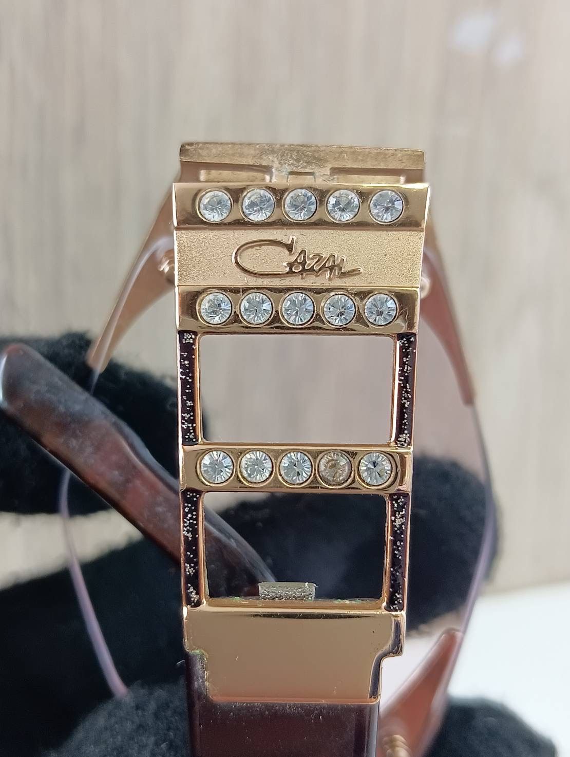 激レア 入手困難 カザール ストーン装飾付き スクエア サングラス ケース付き 激レア 入手困難 カザール ストーン装飾付き スクエア サングラス