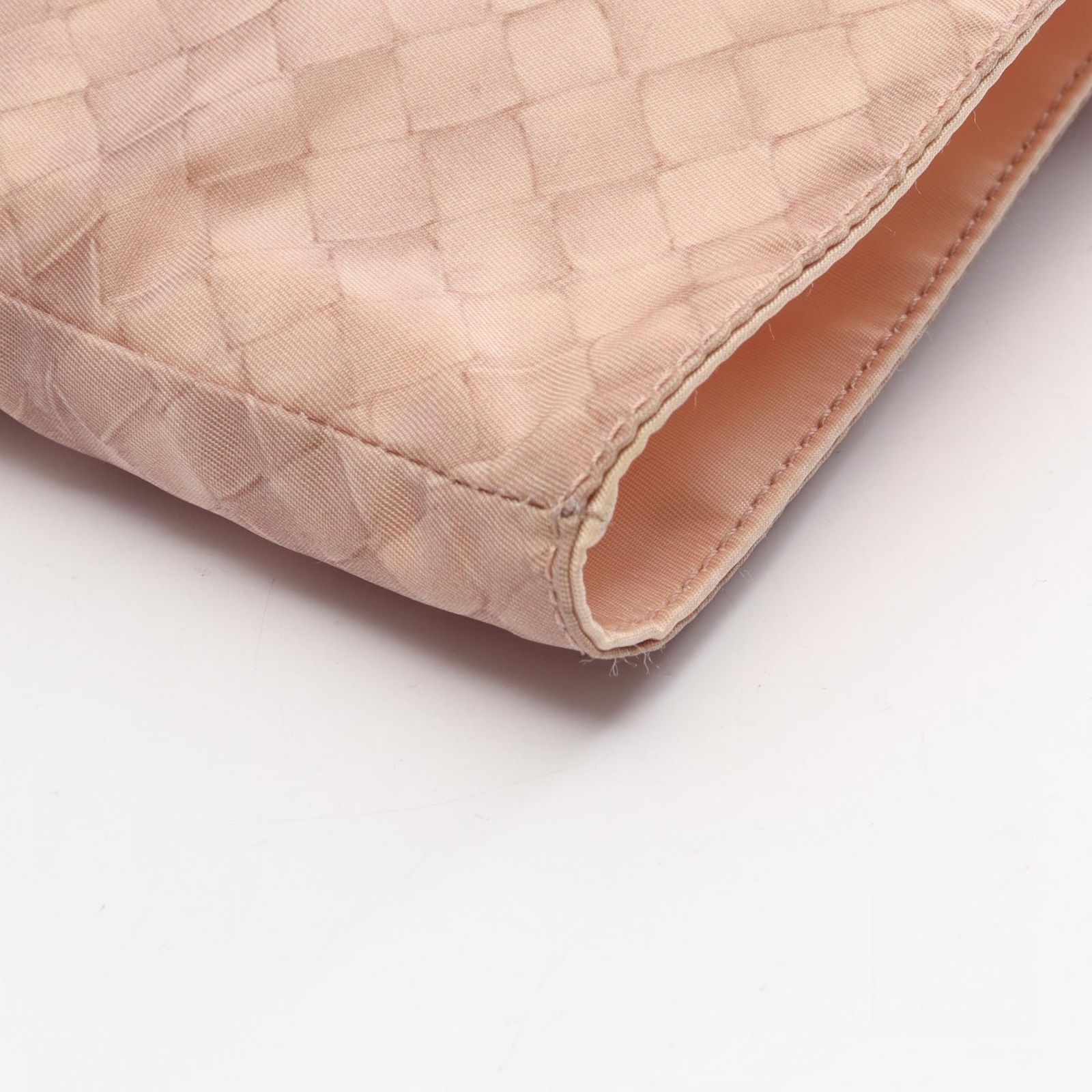 レザー イントレッチオ