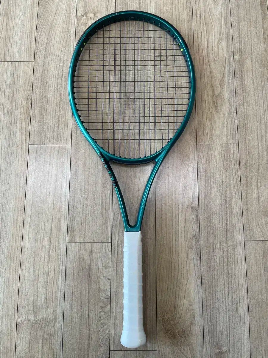 ウィルソン BLADE 100UL V9 テニスラケット