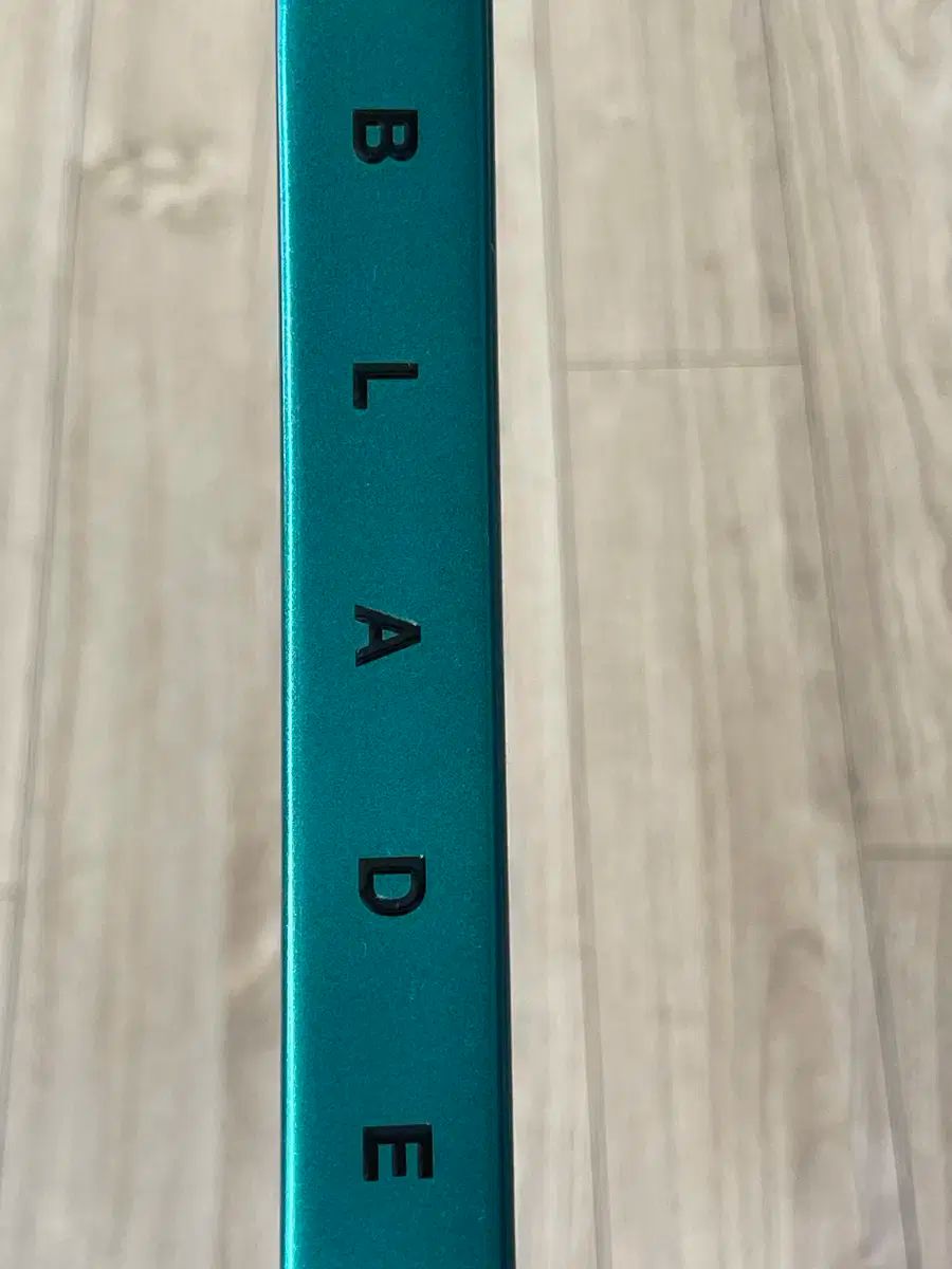 ウィルソン BLADE 100 UL V 9 テニスラケット