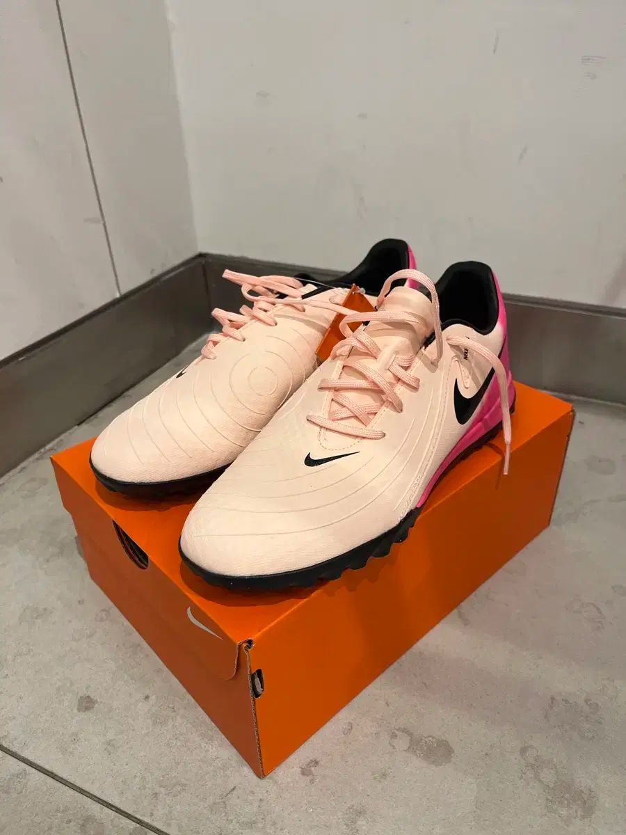 ナイキ FANTOM GX 2 ピンク サッカーシューズ 275