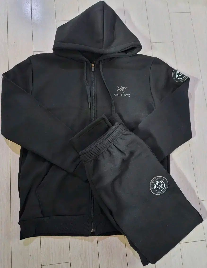 ARC'TERYX アークテリクス ブラック トレーナー セット - メルカリ