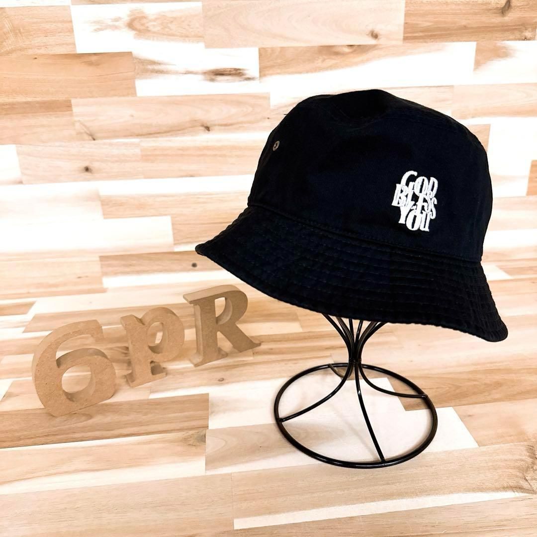 エグザンプル ゴッドブレスユー ロゴ モノトーン バケットハット 黒×白