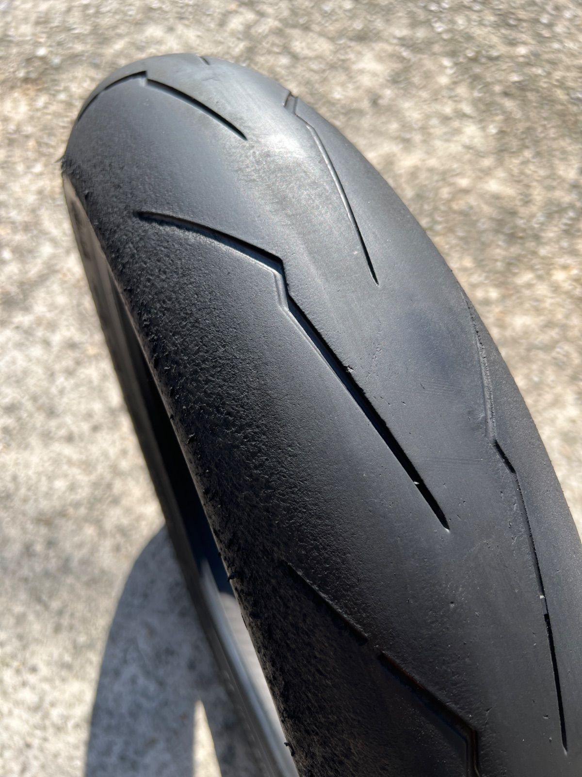 ピレリ スーパーコルサV3 120/70ZR17 1093 - メルカリ