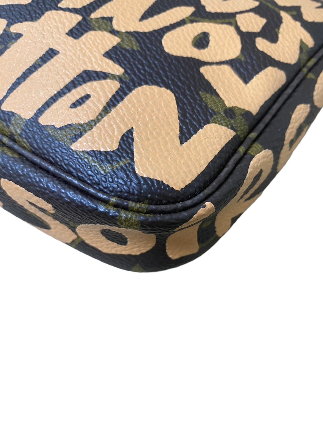 ルイヴィトン LOUIS VUITTON モノグラムグラフィティ ポシェット アクセソワール M92193 ハンドバッグ ポーチ