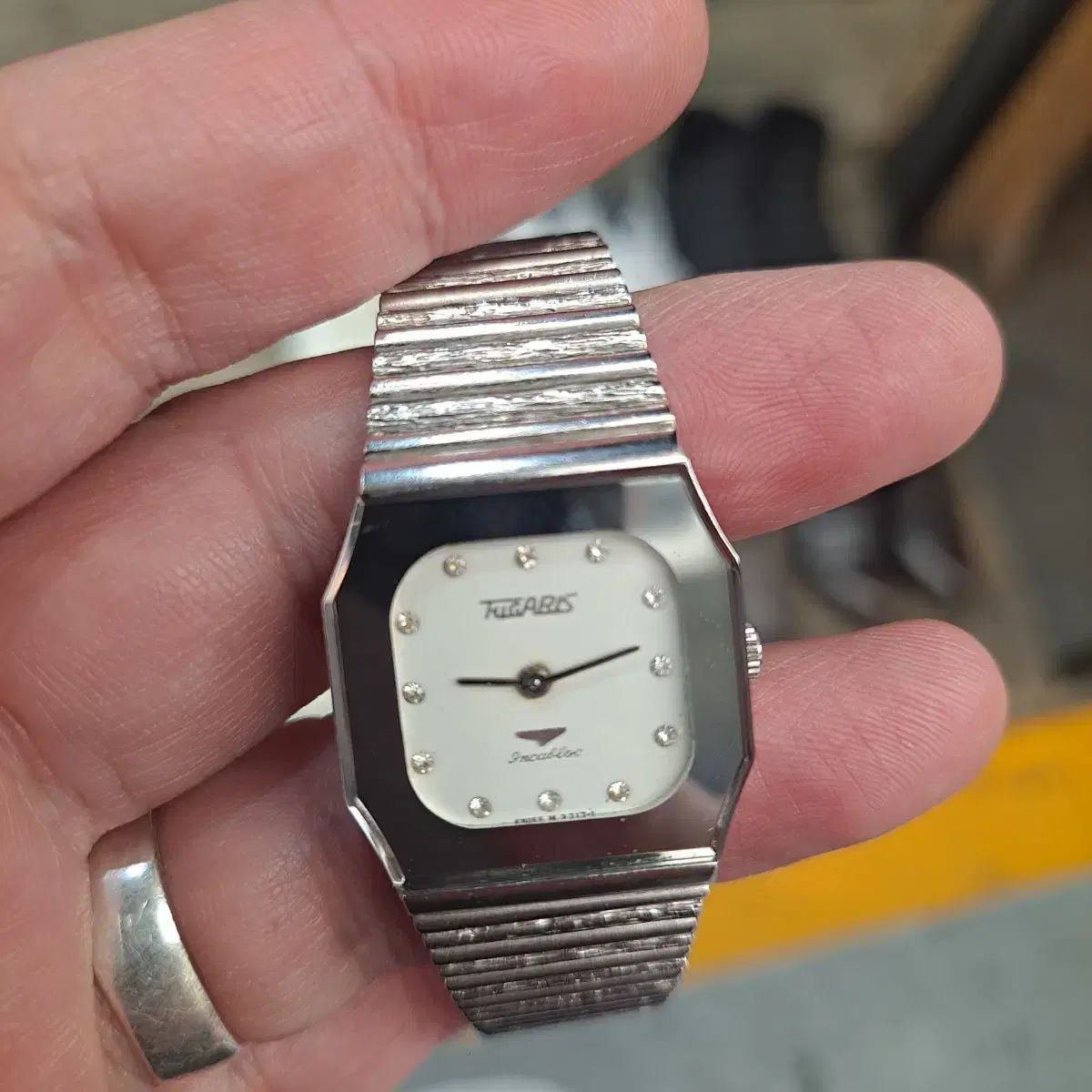 トゥー リー レディース 刺繍 数 時計